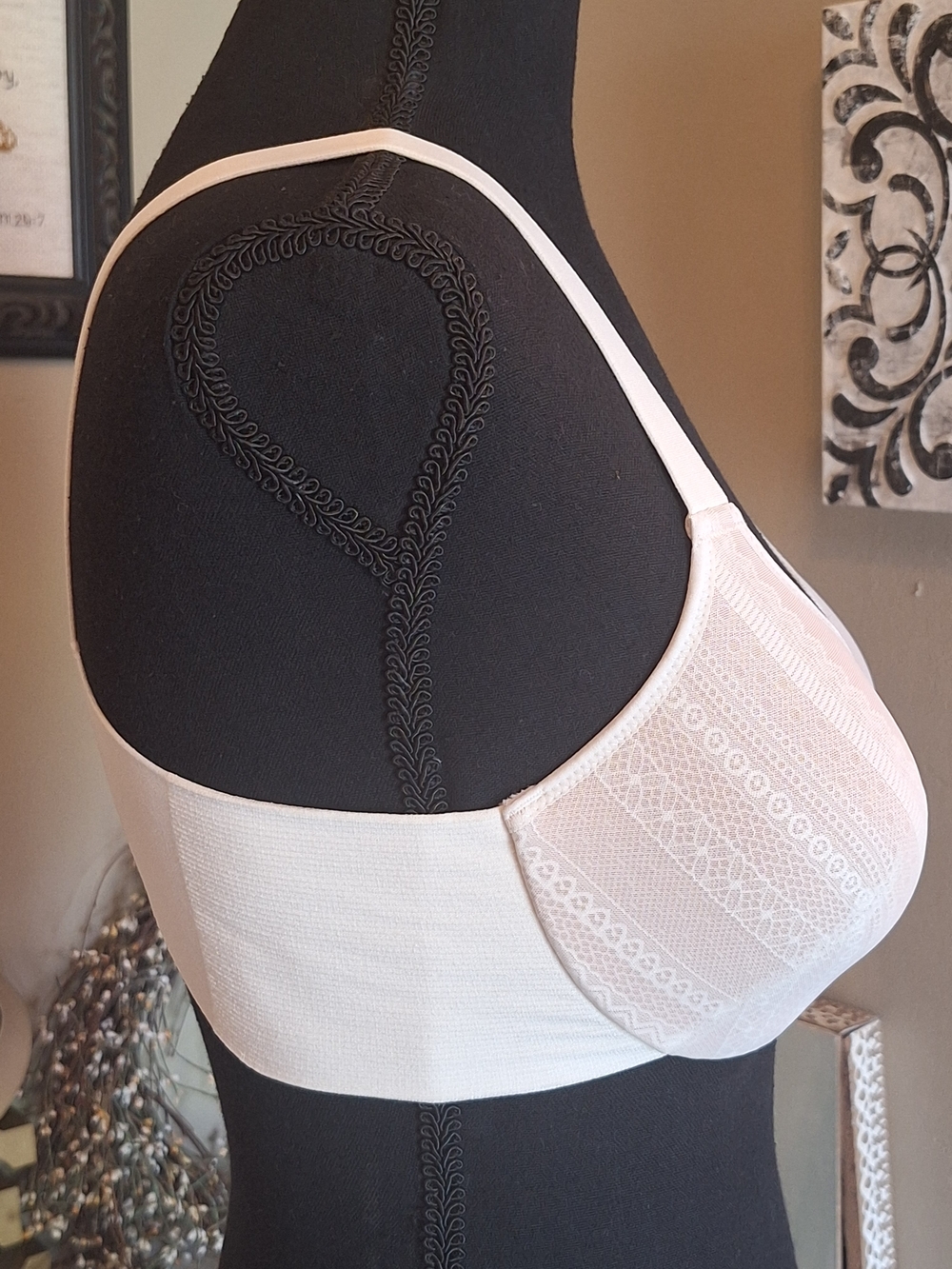 NWT SPANX Bra-llelujah Front-Closure in Nude And Cream 36B - Picture 2 of 11